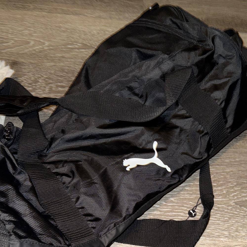 Puma Black and White Duffel Bag - Picture 4 of 4
